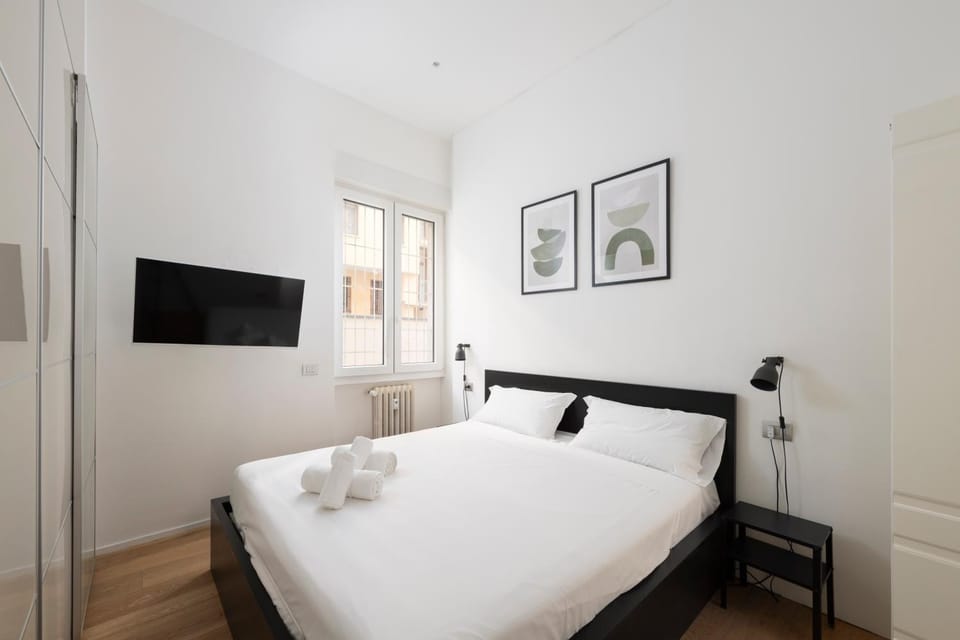 Cenisio Piazza Diocleziano Moderno Bilocale Apartment in Milan