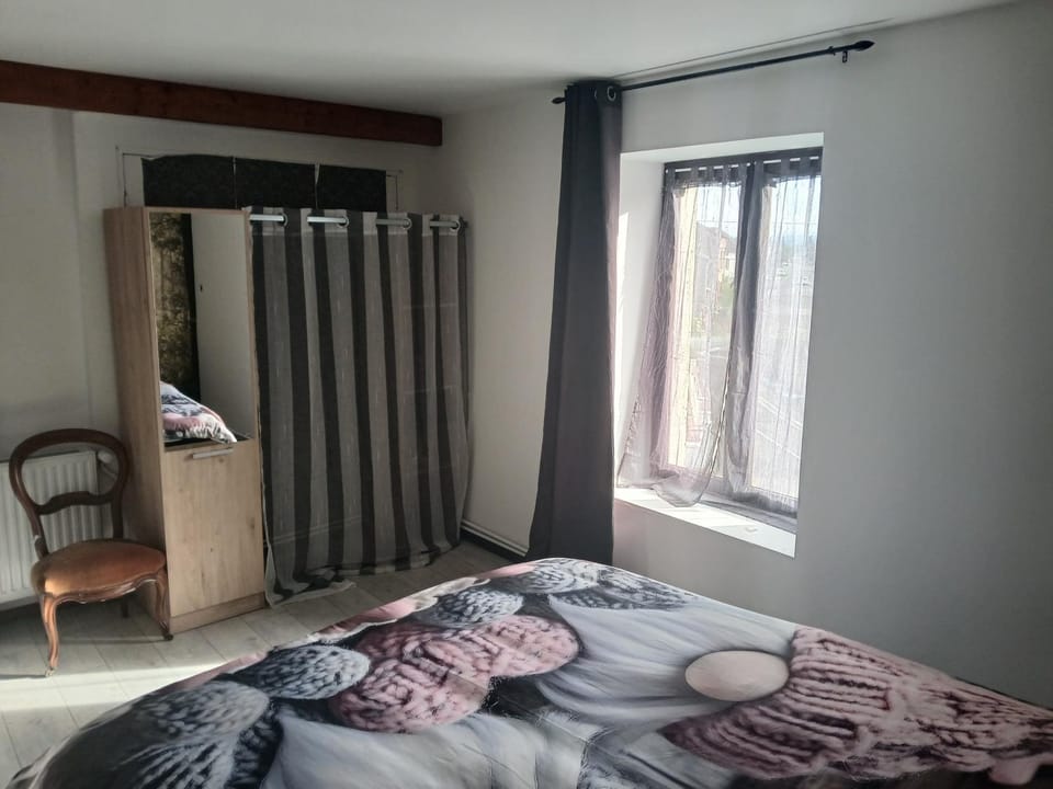 Chez Papy Rock Apartment in Bourgogne-Franche-Comté