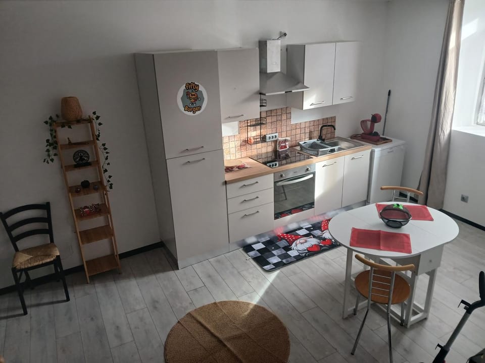 Chez Papy Rock Apartment in Bourgogne-Franche-Comté