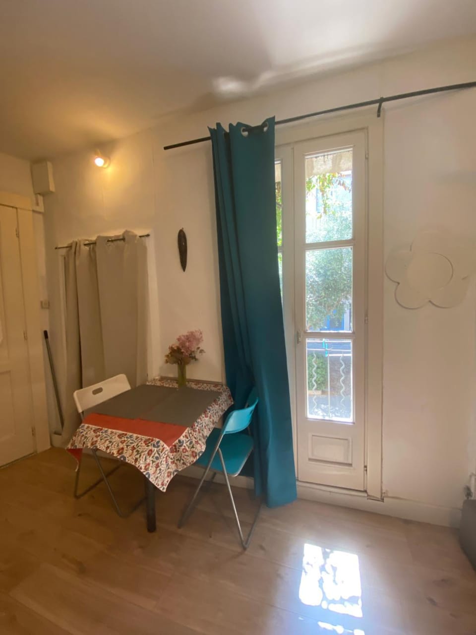 Central Pratique Studio Apartment in Pézenas