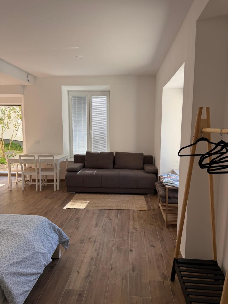 Bed, Seating area