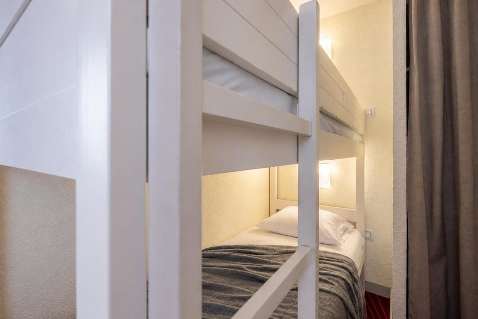bunk bed