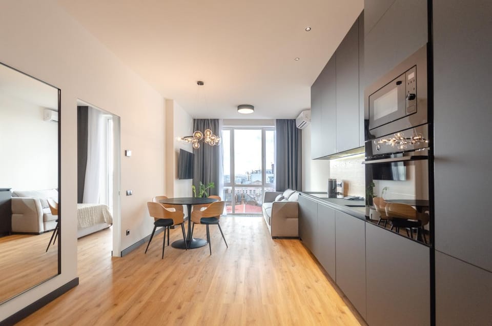 Living room, Dining area, pet friendly, air conditioner