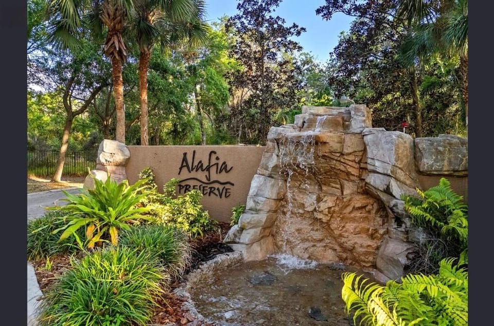 Luxury Riverfront Escape House in Riverview