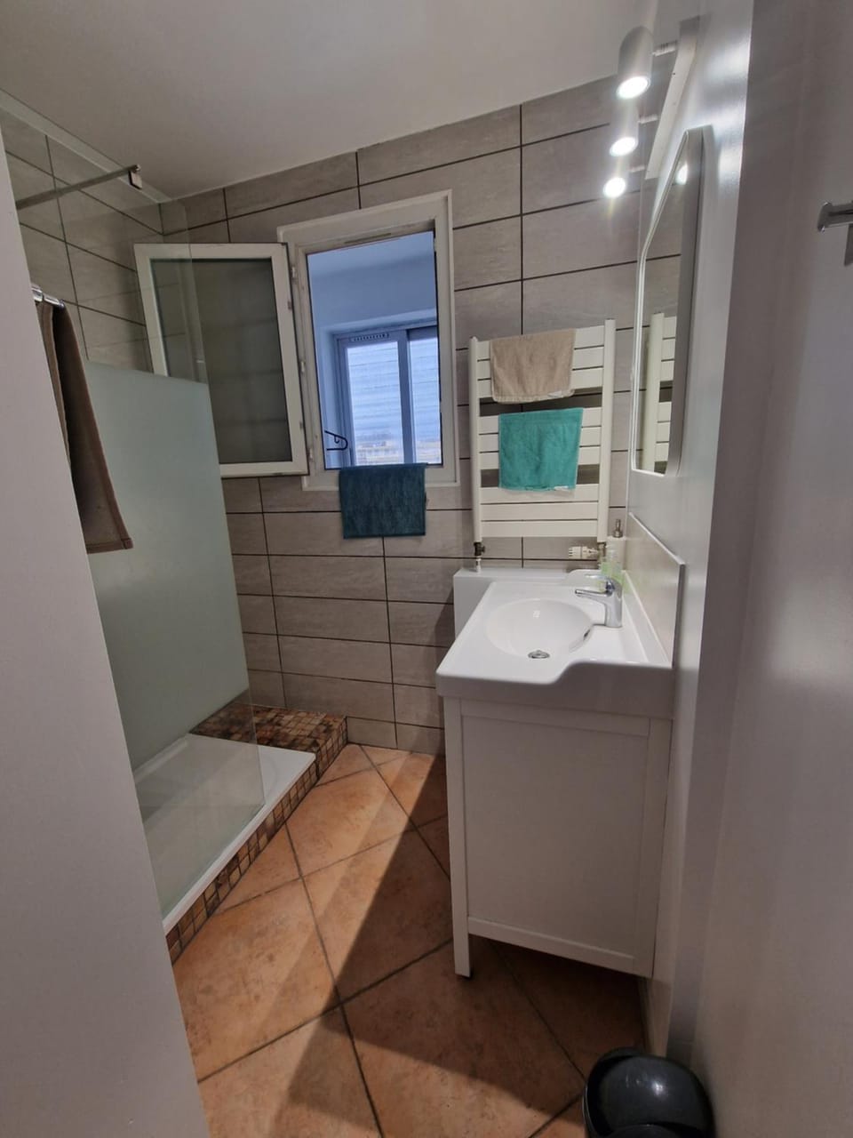 Mas drevon-T4 moderne Apartment in Lattes