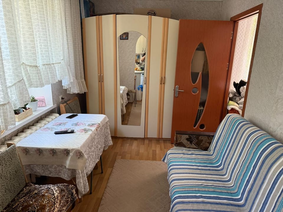 Airport Apartment 500 метров от аэропорта Внимание заселение после 18 00 Apartment in Chișinău