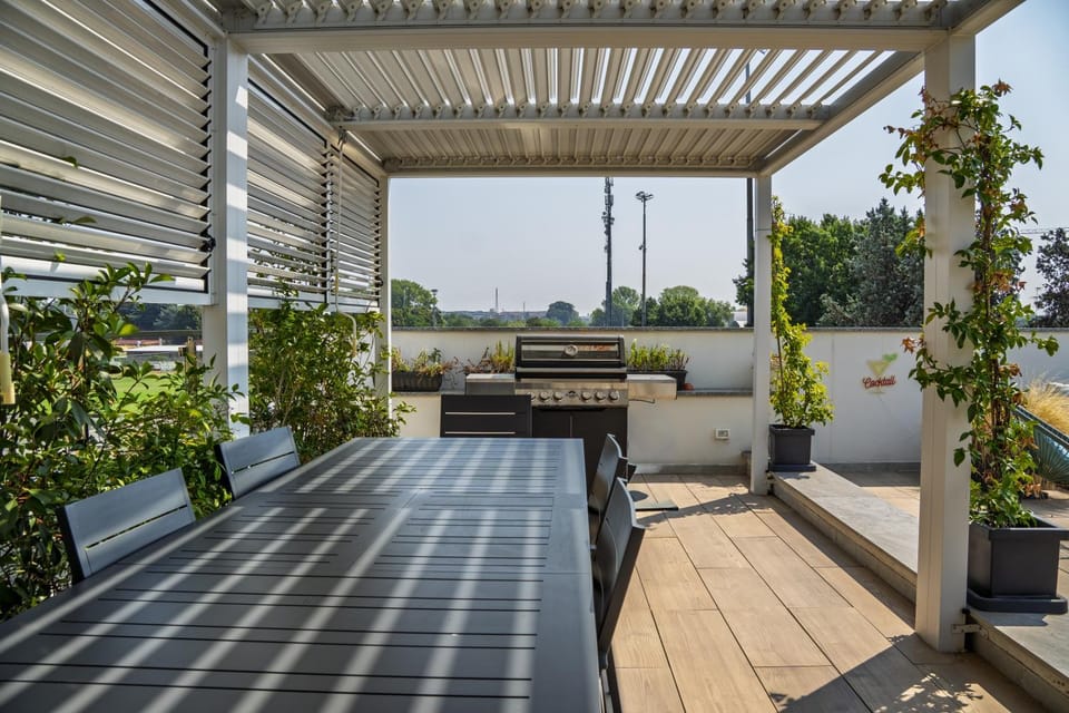 Balcony/Terrace, Internal: Not applicable to any particular room