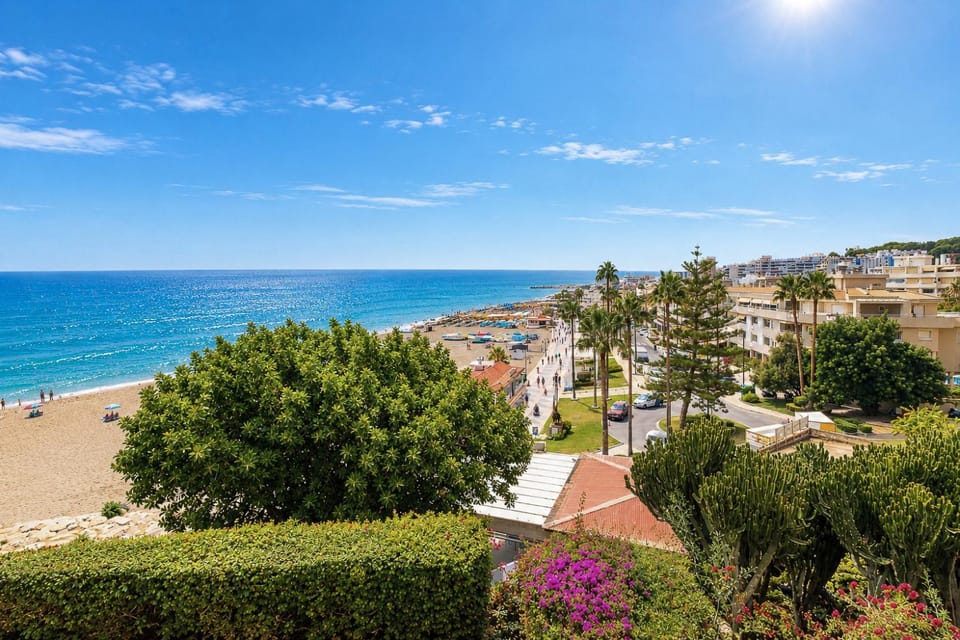 Casa Marena - Sea View, Sunny Terrace & Pool Apartment in Torremolinos