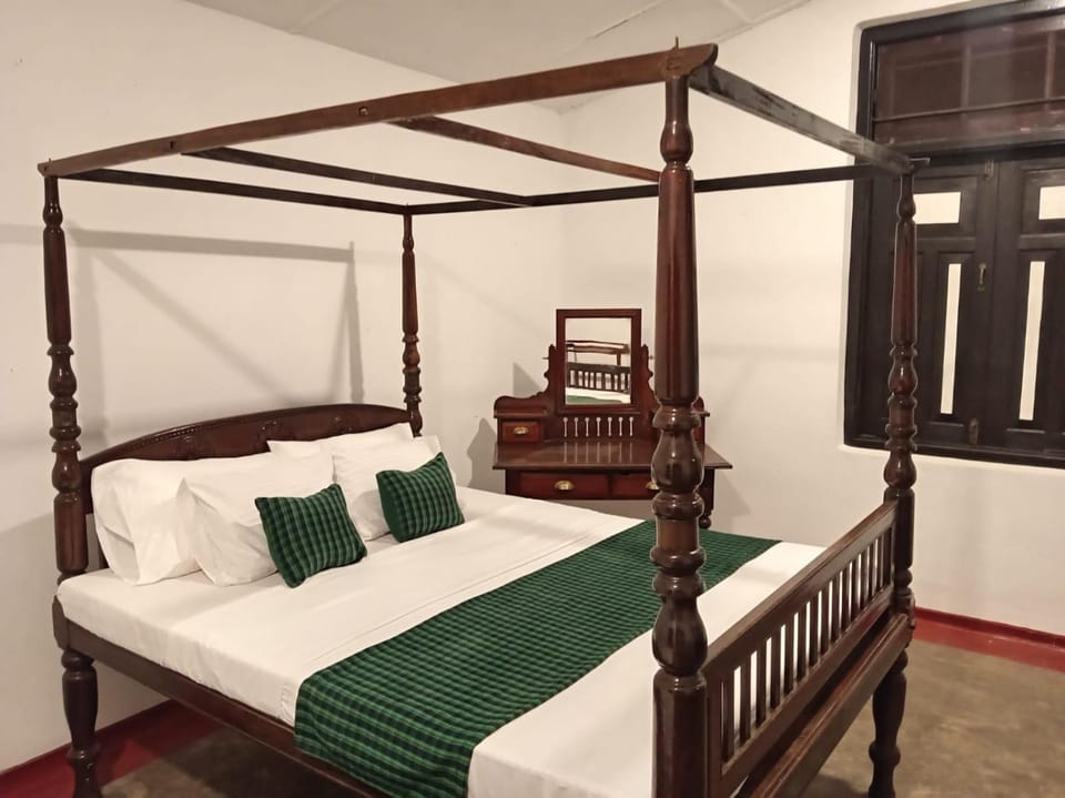 Roland Bungalow Vacation rental in Central Province