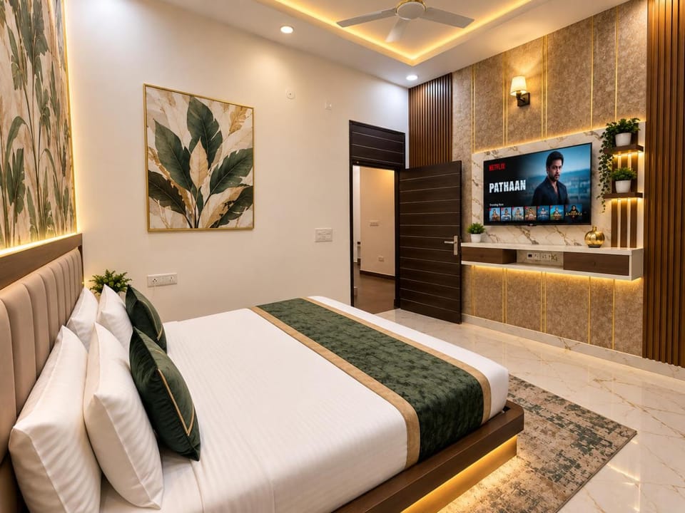 Property building, Communal lounge/ TV room, Bed, TV and multimedia, View (from property/room), Living room, Photo of the whole room, Seating area, Evening entertainment, Bedroom