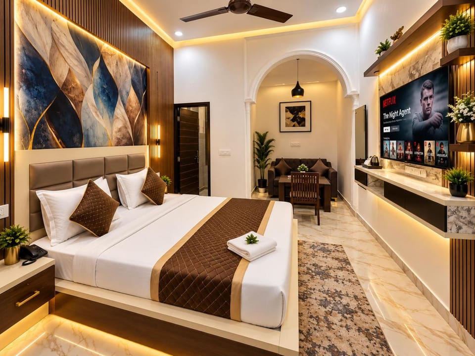 Property building, Bed, TV and multimedia, Living room, Photo of the whole room, Seating area, Bedroom, fireplace