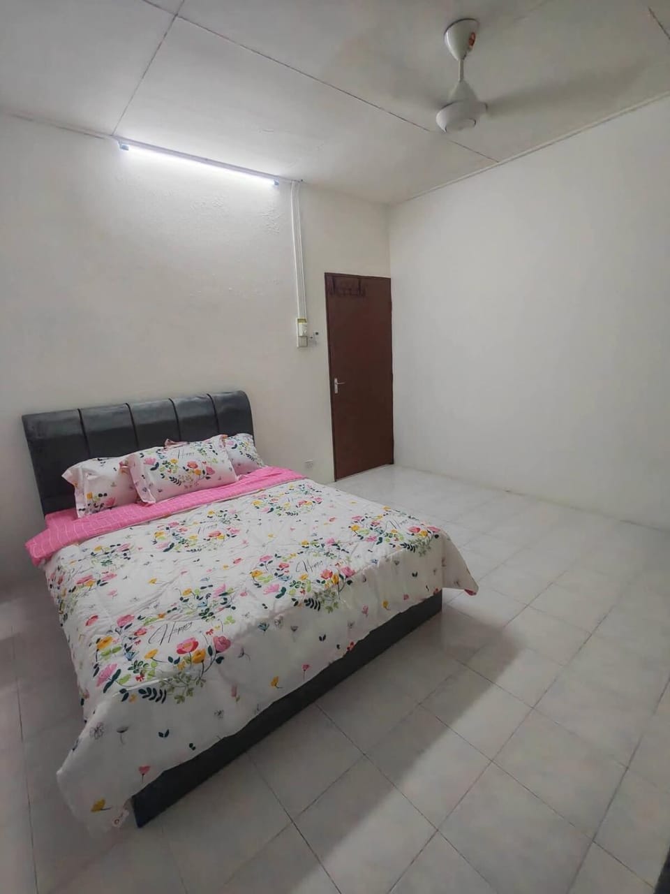 Homestay Hj Halim Paroi House in Negeri Sembilan, Malaysia