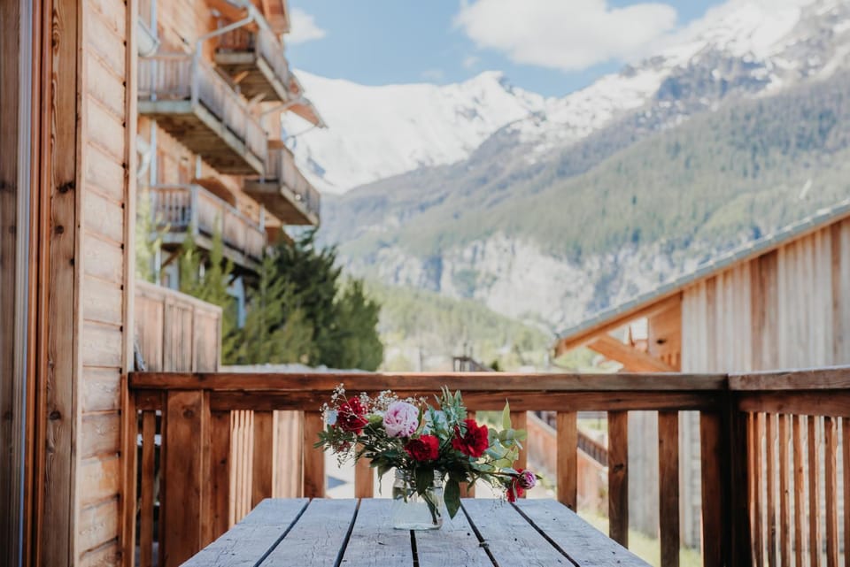 Balcony/Terrace, Mountain view