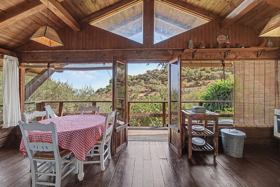 Cabaña Entre Olivos House in Sierra de las Nieves