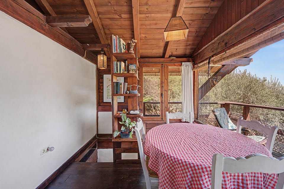 Cabaña Entre Olivos House in Sierra de las Nieves