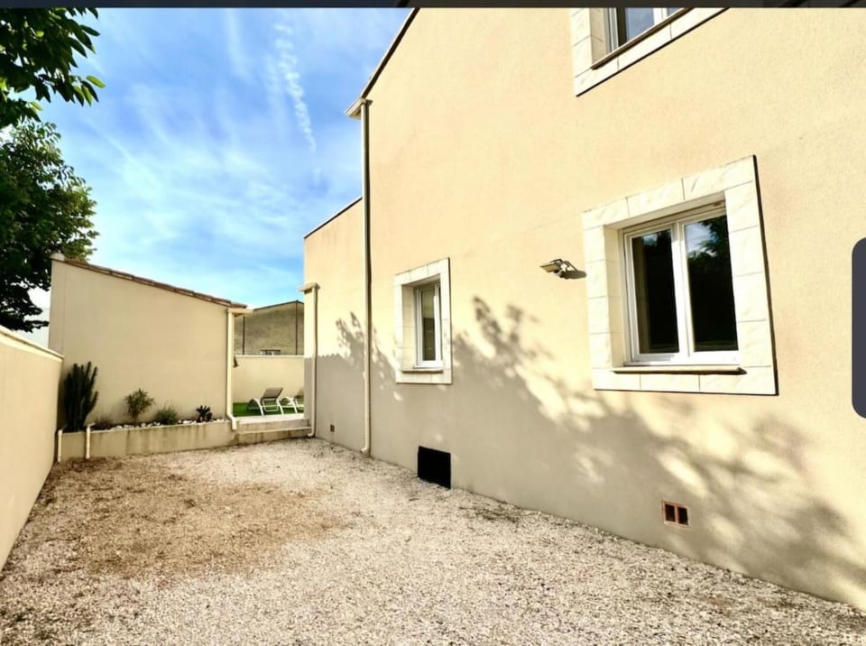 Comfortable villa with pool 15 minutes from Avignon House in Pernes-les-Fontaines