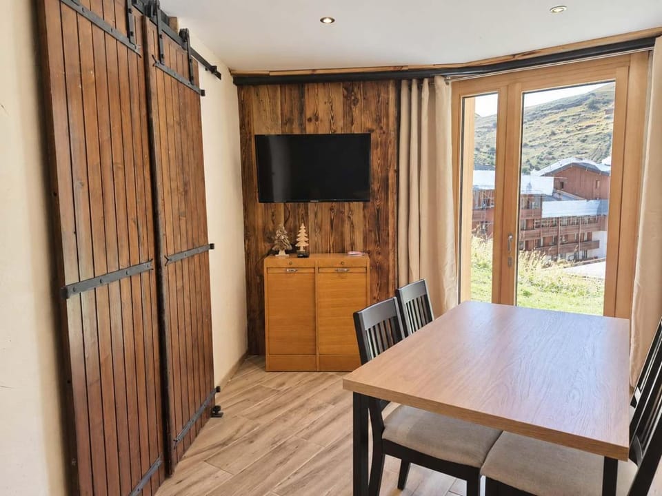 LES GENEPIS Appartement T2 moderne Tignes Val Claret Apartment in Tignes