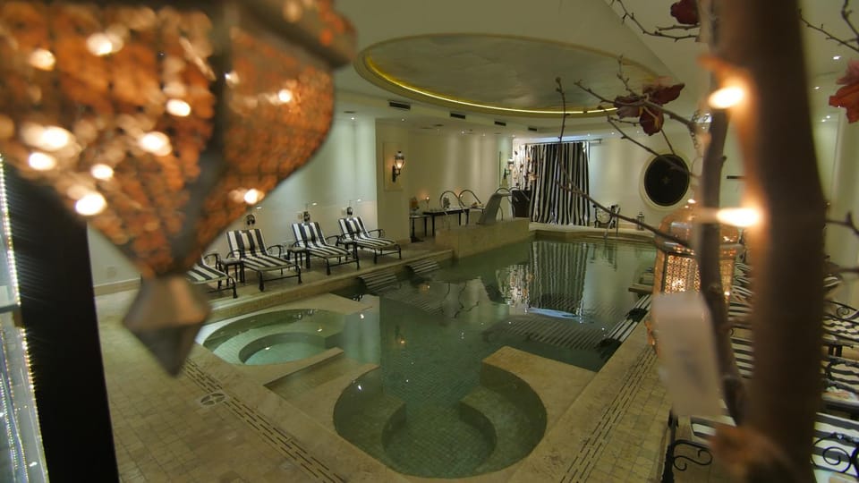 Massage, Solarium, Fitness centre/facilities, Swimming pool
