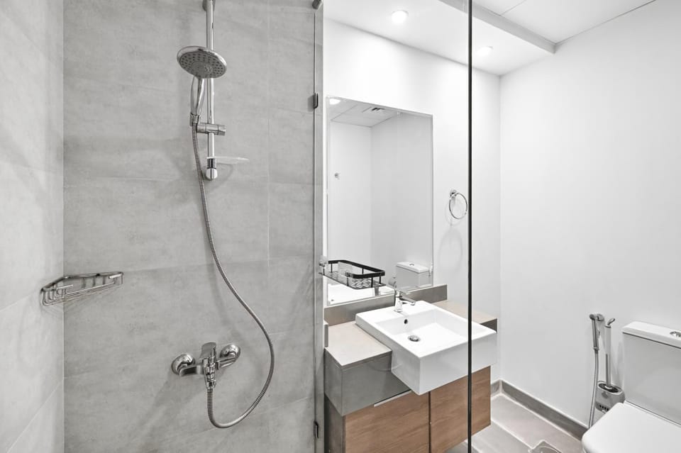 Shower, Toilet, Bathroom, towels