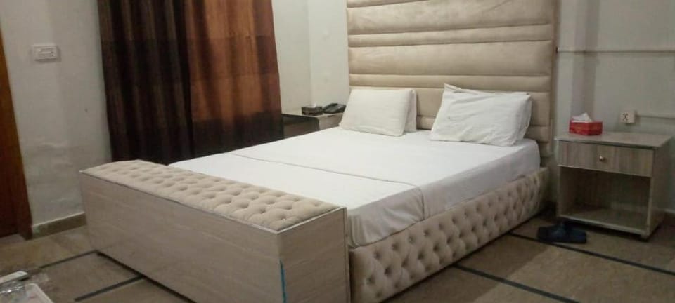 HotelDaysInnOne Hotel in Lahore