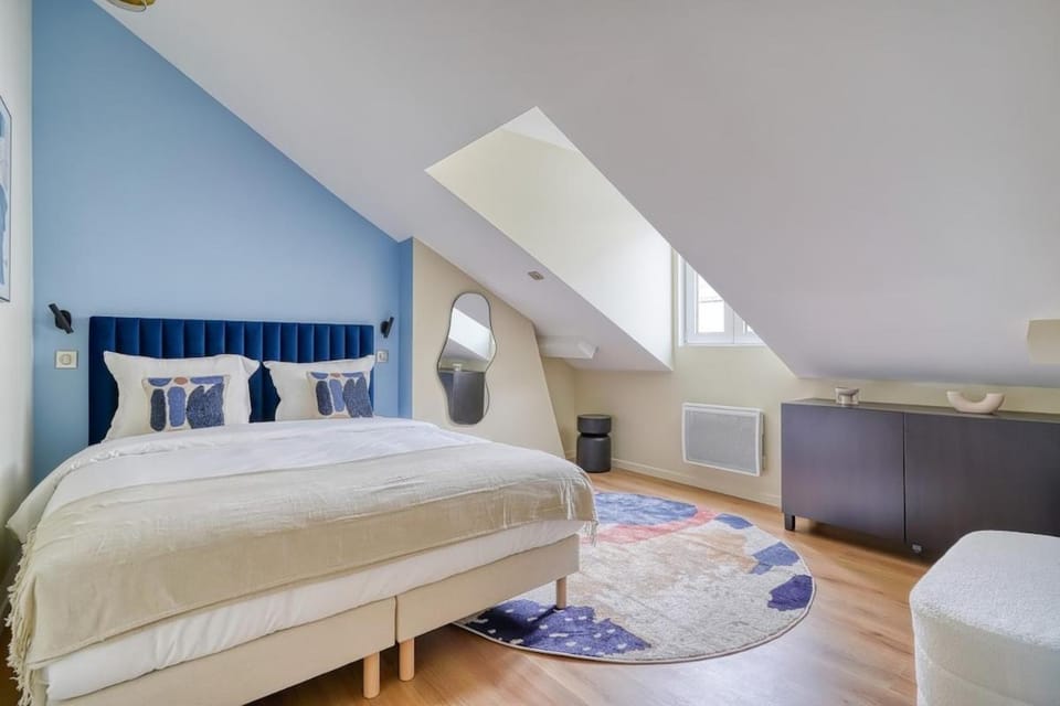 3 bedroom apartment at Commerce Paris 15 with AC for 6 Pers Apartment in Paris