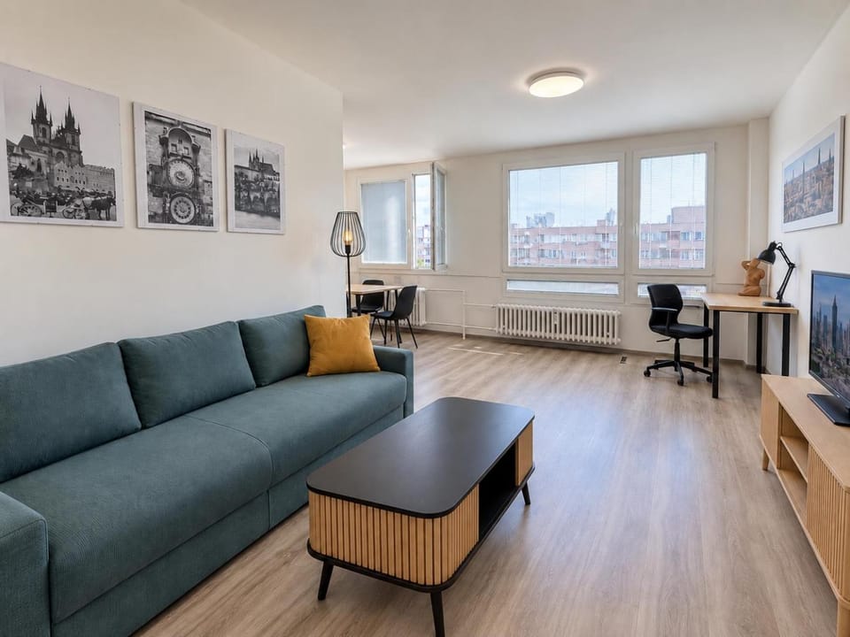 TV and multimedia, Living room, Seating area