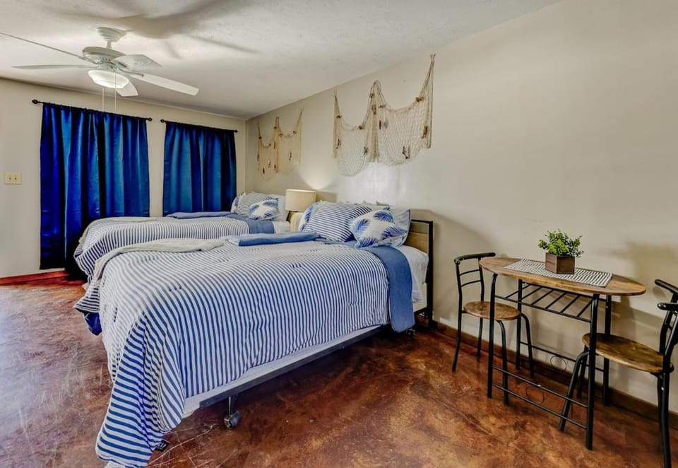 Lakefront Hotel Room with Private Pier & Boat Ramp Hotel in Mississippi