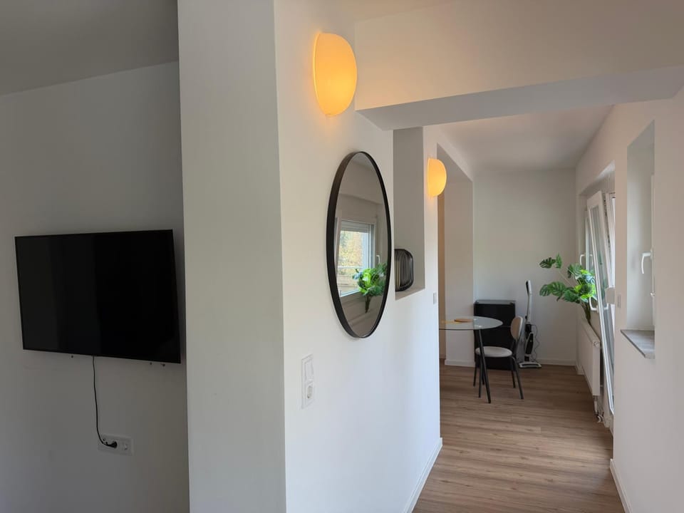 Communal lounge/ TV room, TV and multimedia, Living room, Seating area, Evening entertainment