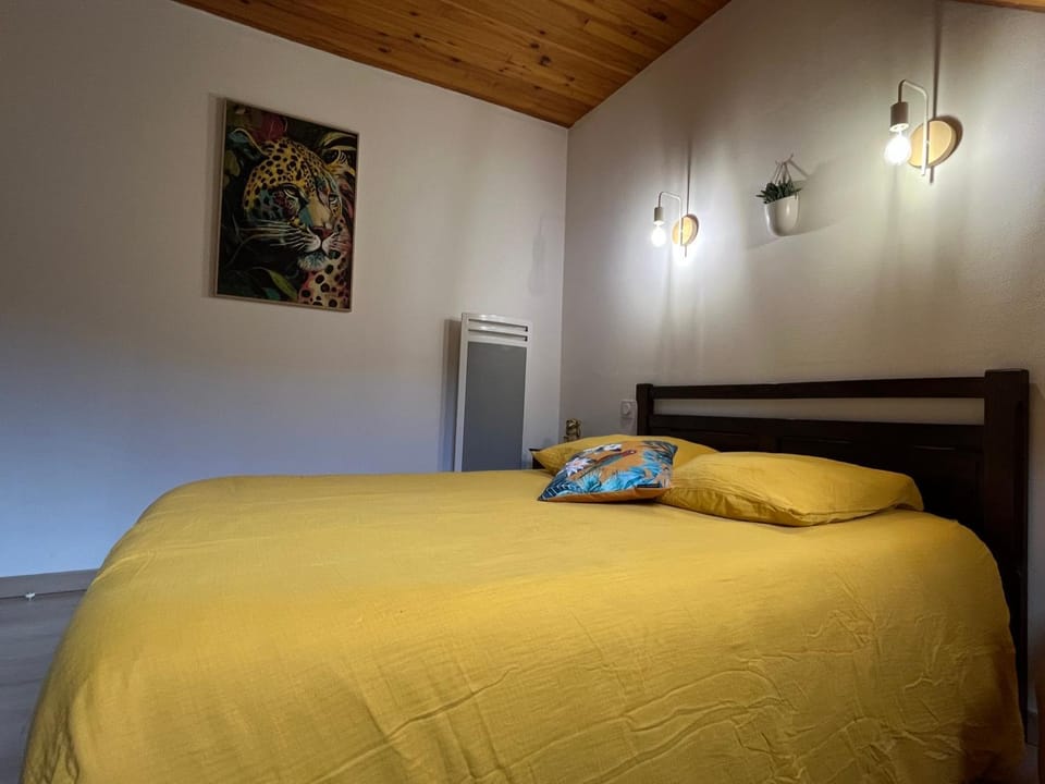 Ch3 lit 140 lavabo individuel, 2 sdb, 3 wc, cuisine, séjour partagés Bed and Breakfast in Occitanie