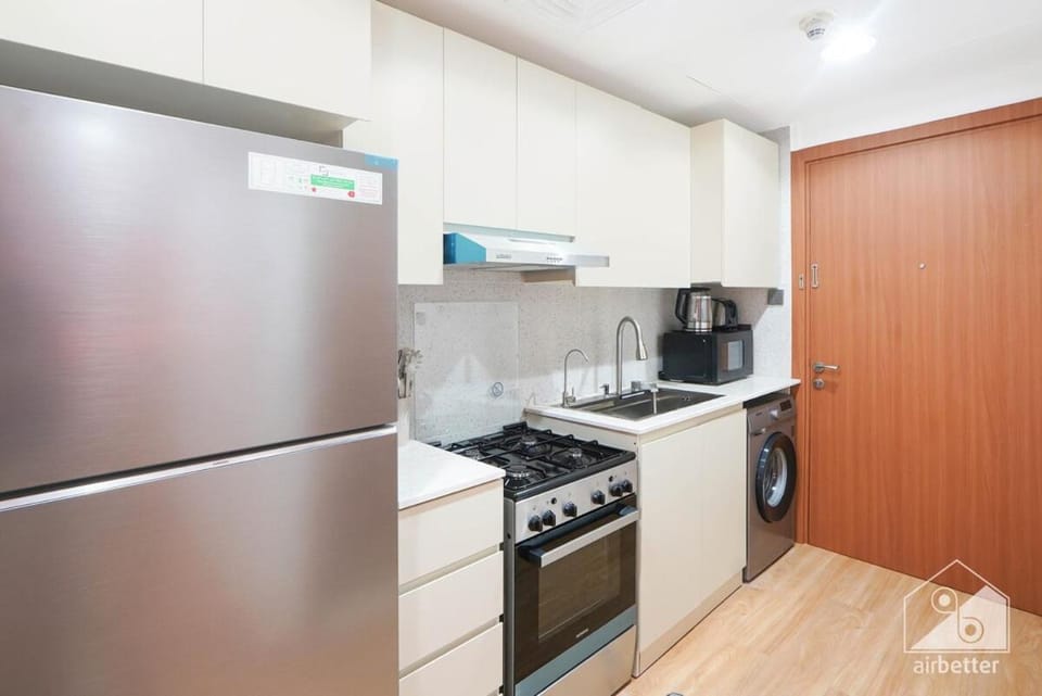 Modern Studio with Balcony JVC l Gym & Pool Access Apartment in Dubai