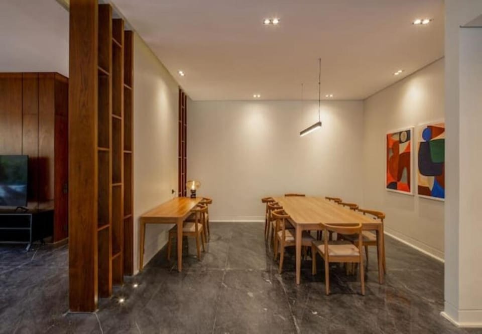 Seating area, Dining area