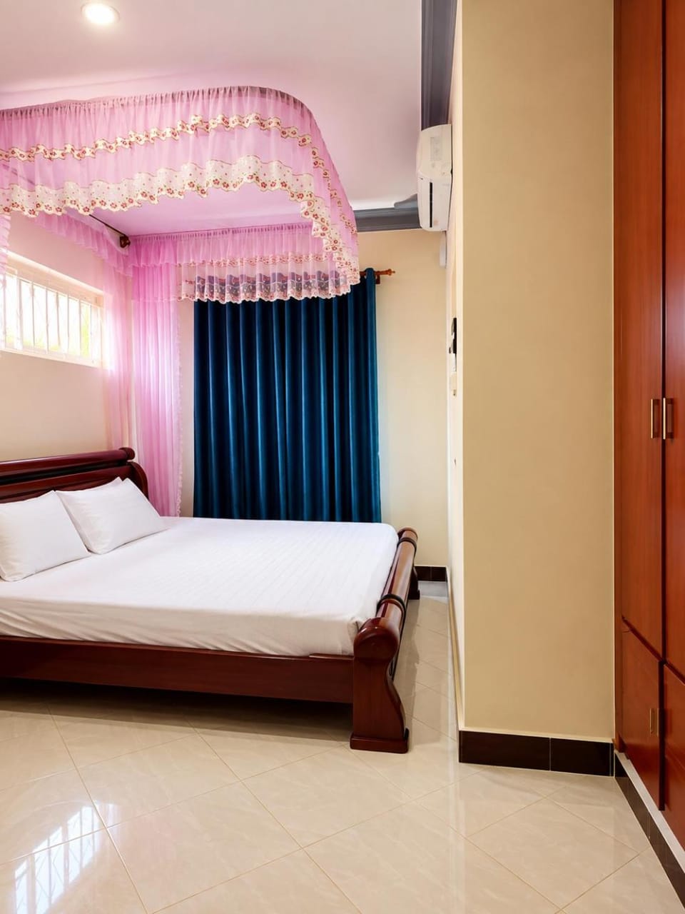 Summer Villa Apartment in Uganda