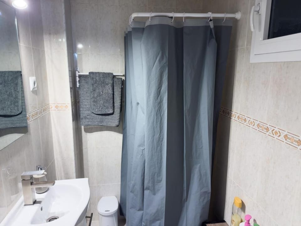 Spacious and comfortable with balcony in Valencia Apartment in Valencia