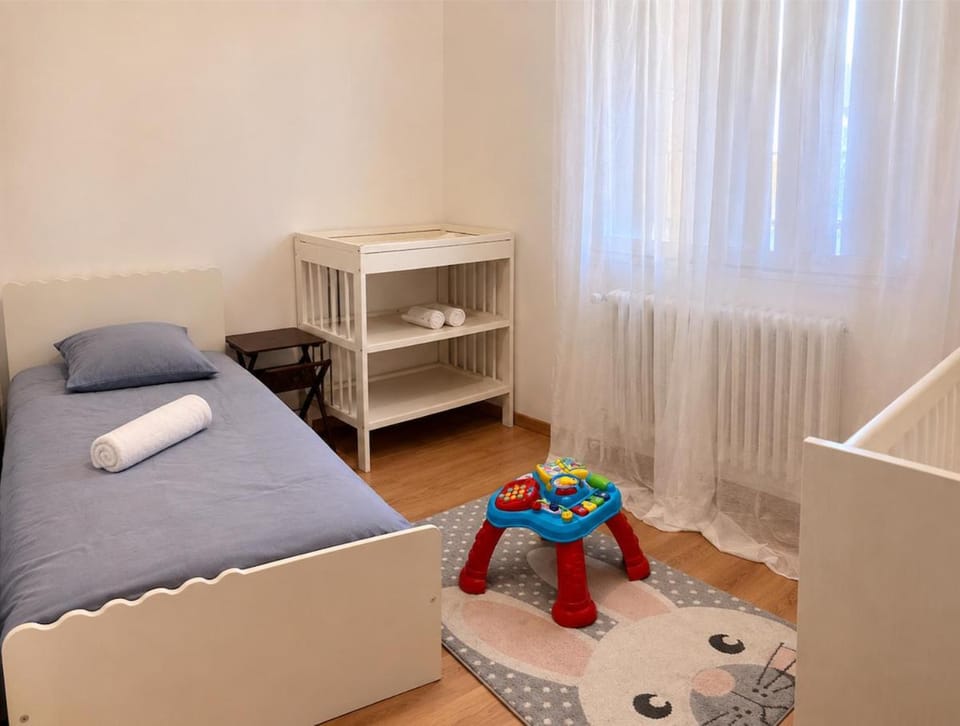 Maison spacieuse avec 4 chambres, 2 salles de bain - Wi-Fi Villa in Bourgogne-Franche-Comté