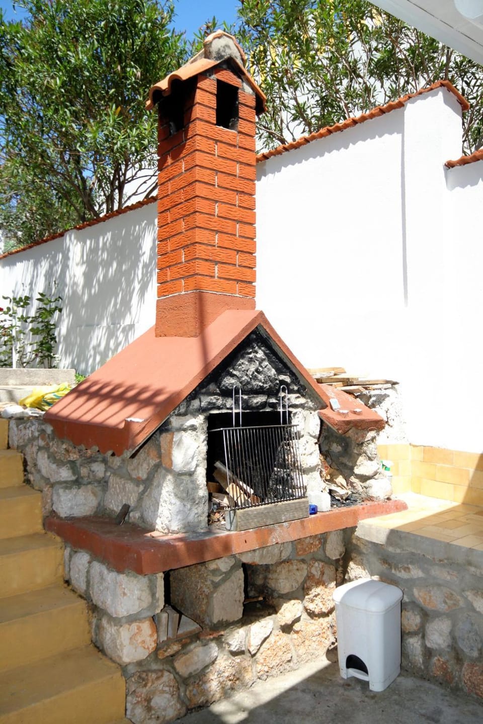 Location, children, Family