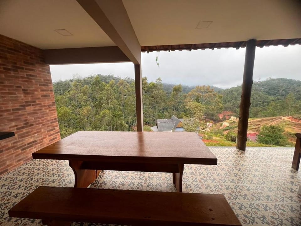 Casa da Montanha House in State of Espírito Santo, Brazil