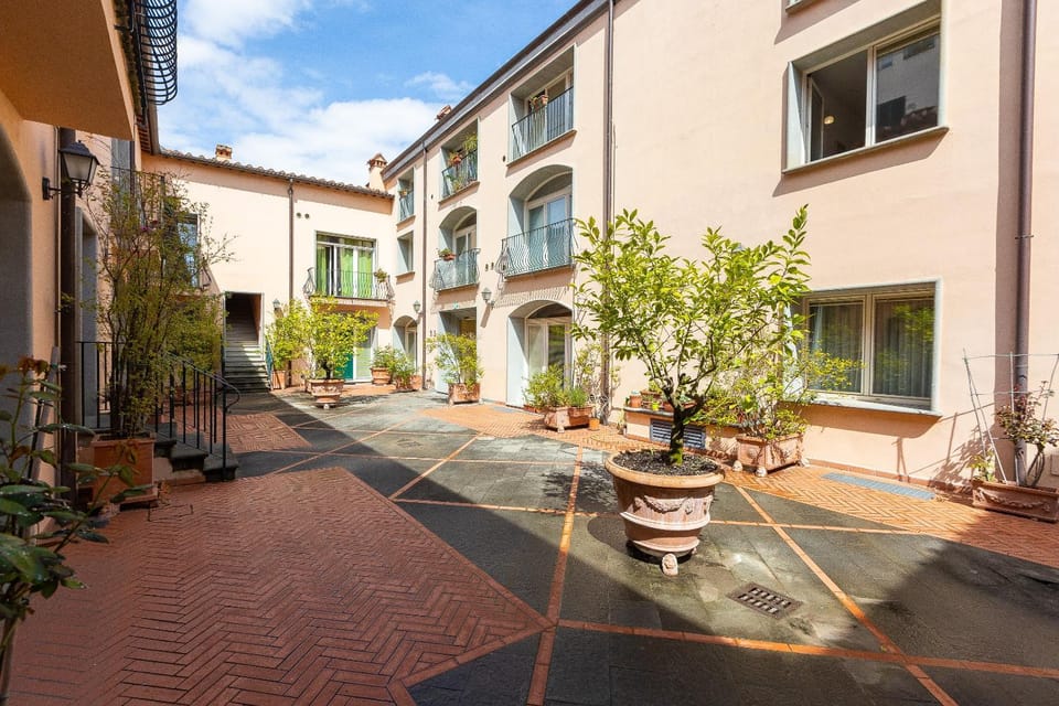 Property building, Neighbourhood