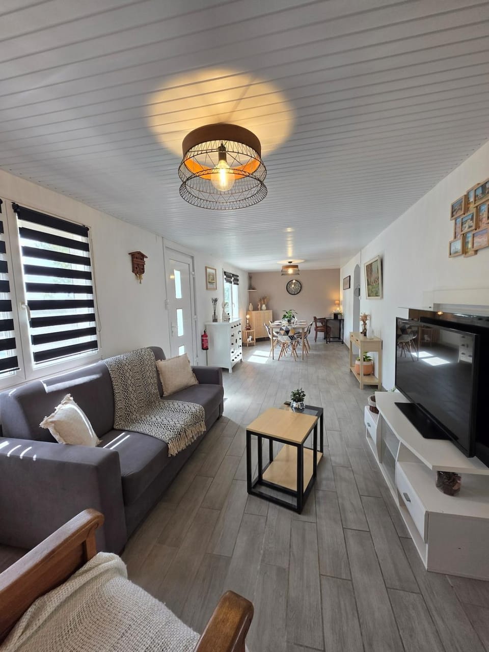 TV and multimedia, Living room, Seating area