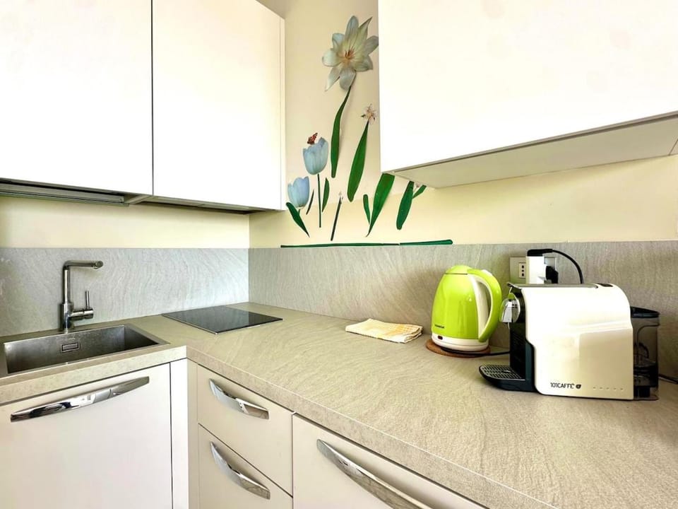 ModusVivendi Suite 103 Deluxe Two-Room Apartment with Sea View Apartment in Sanremo