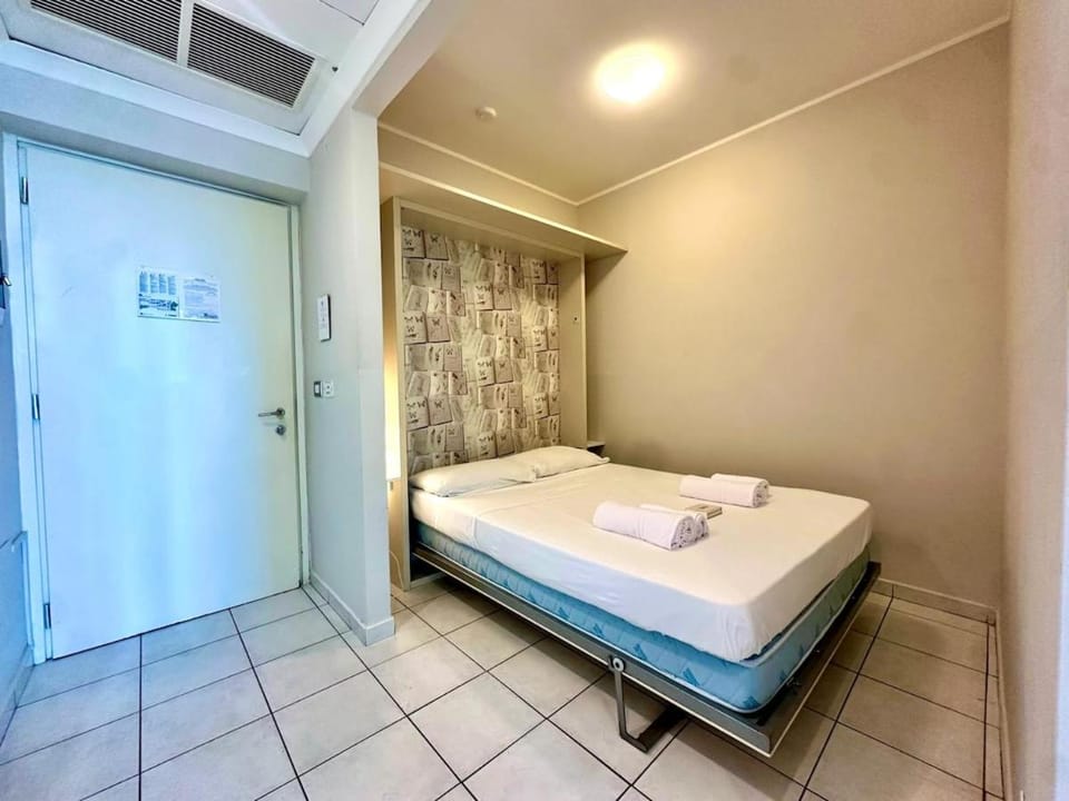 ModusVivendi Suite 103 Deluxe Two-Room Apartment with Sea View Apartment in Sanremo