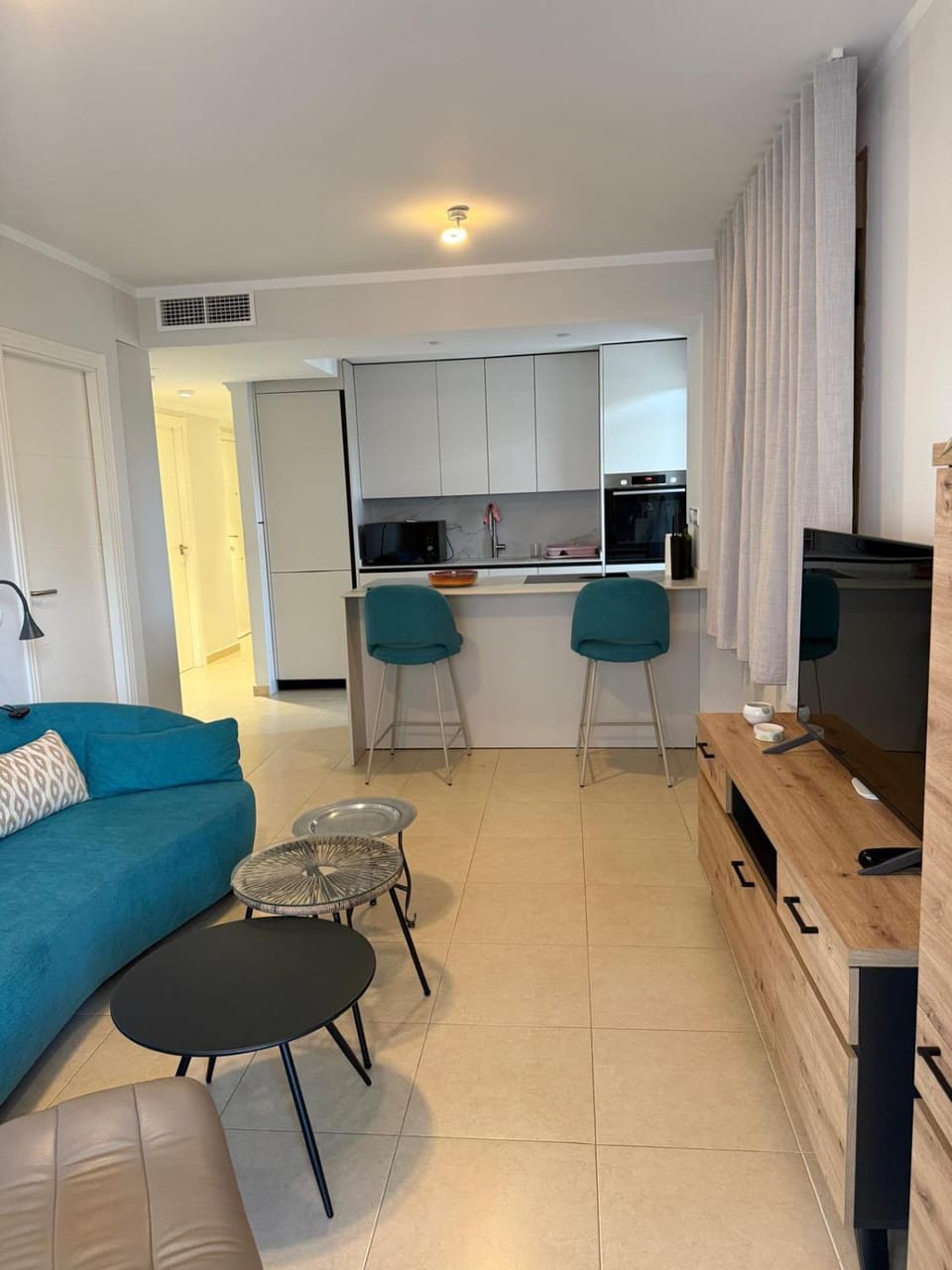 TV and multimedia, Living room, air conditioner