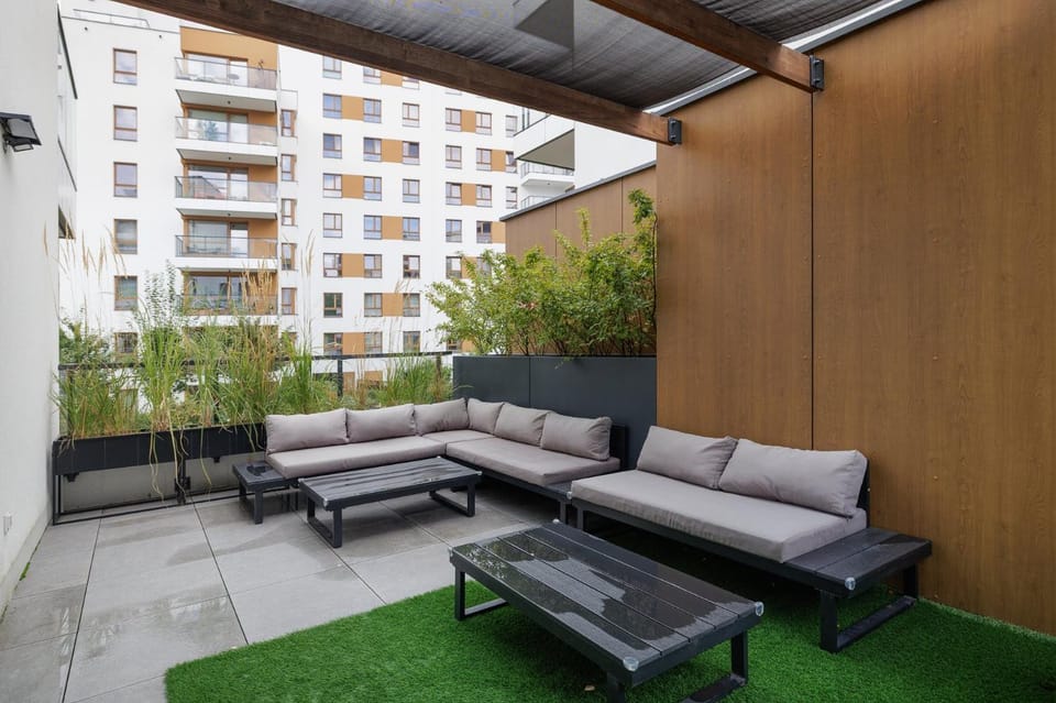 3-Bedroom Wola Apartment with Garden Tarrace Apartment in Warsaw