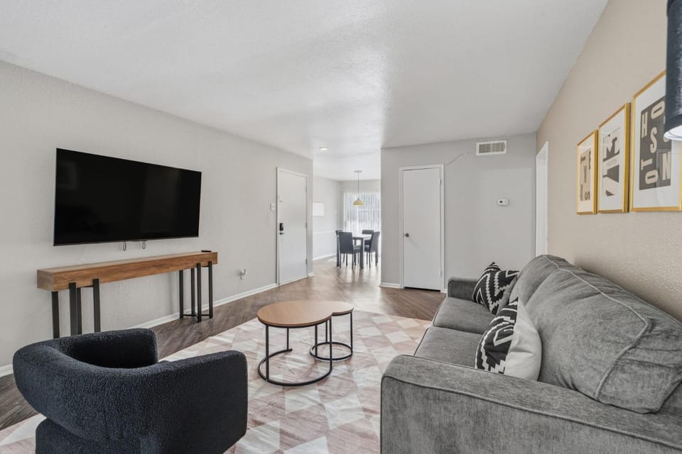 Chic 2BR Apt in Houston Apartment in Harris County