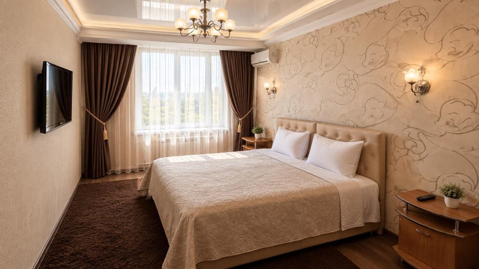 Bed, TV and multimedia, Photo of the whole room, Bedroom
