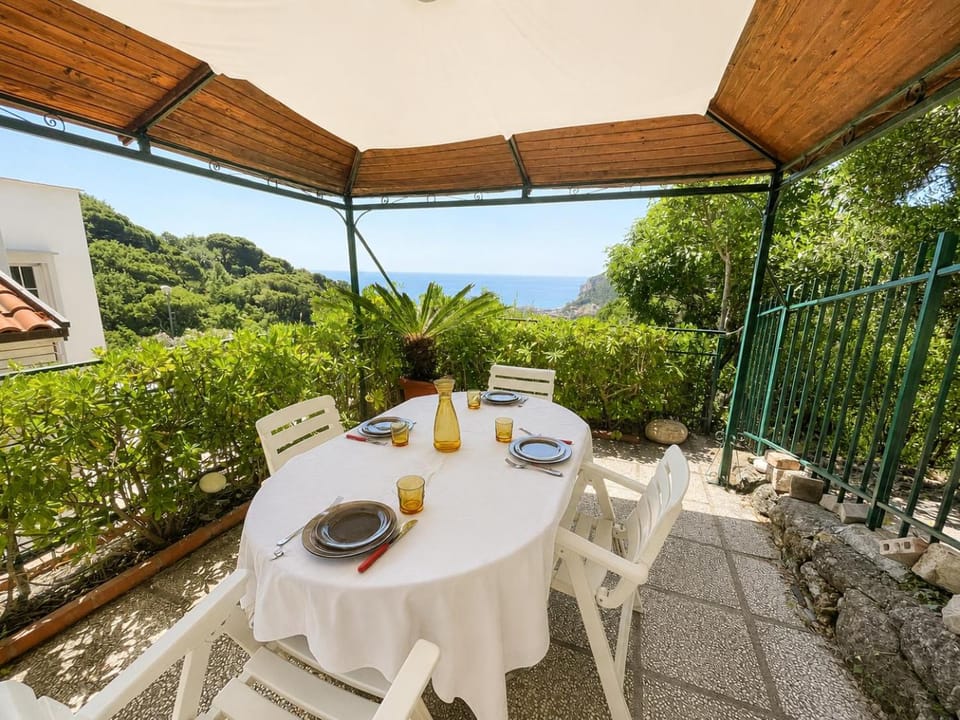 Hostdomus - La Terrazza sul Mare Apartment in Finale Ligure