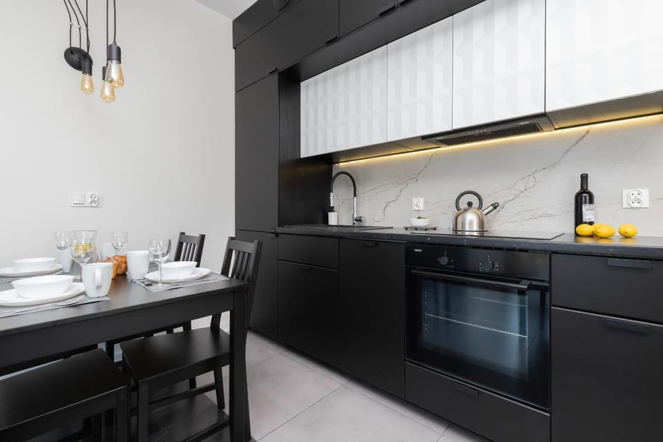 Kitchen or kitchenette, Dining area, stove