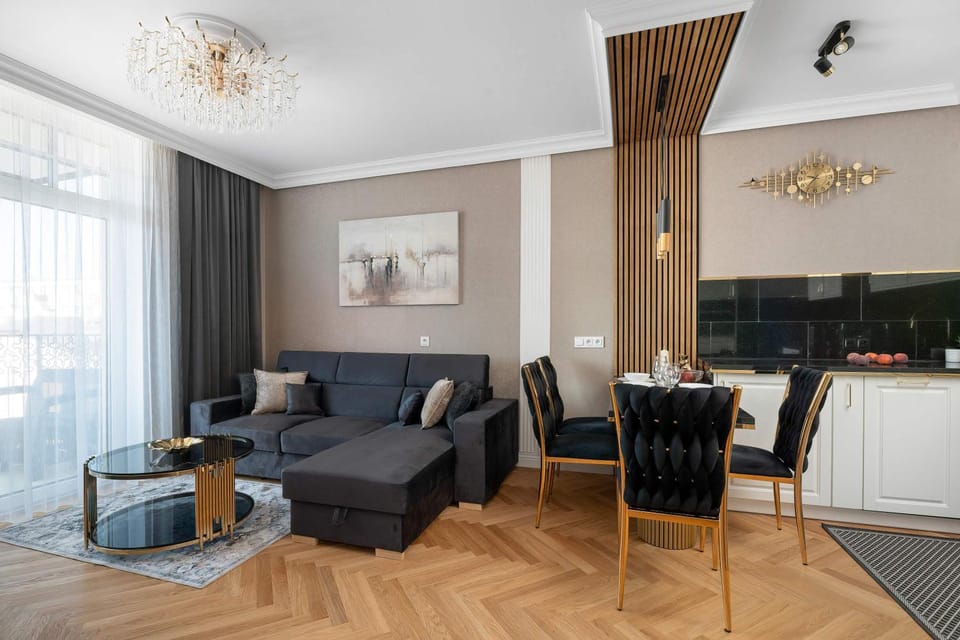 Kitchen or kitchenette, Living room, Seating area, Dining area