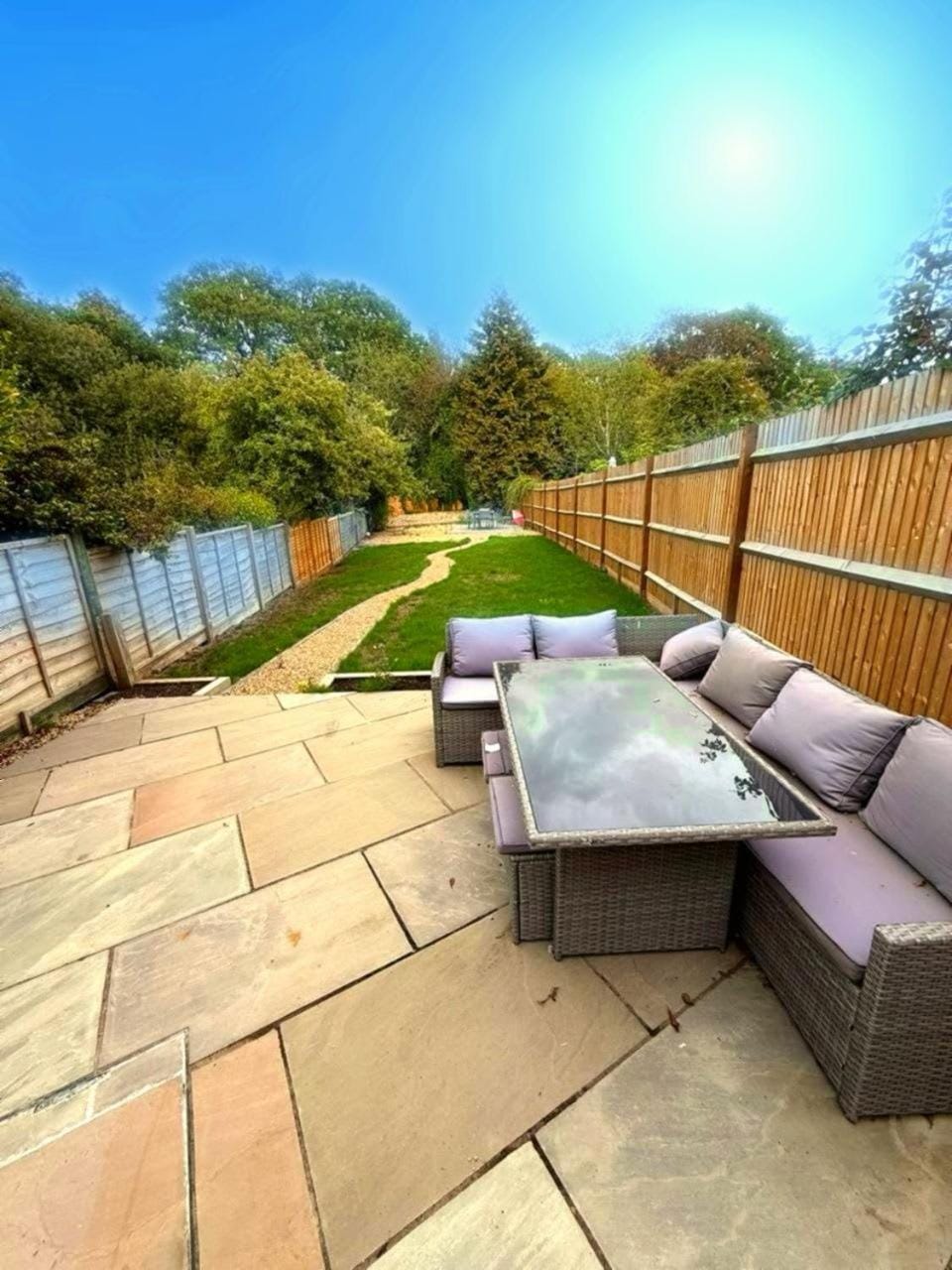 Beautifully renovated 2-bed home near Rudgwick House in Borough of Waverley