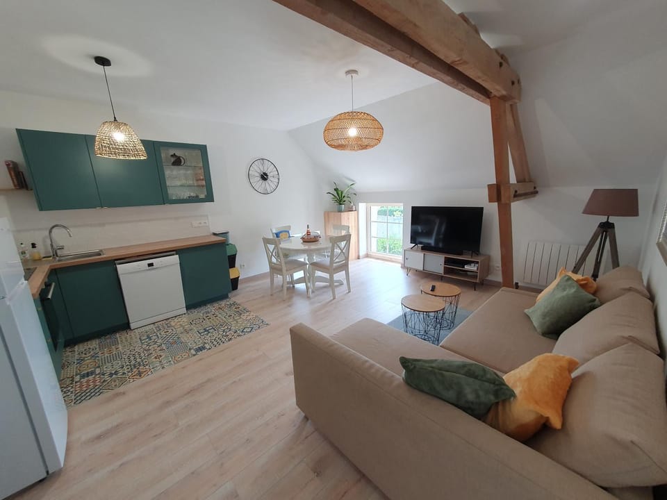 TV and multimedia, Kitchen or kitchenette, Living room