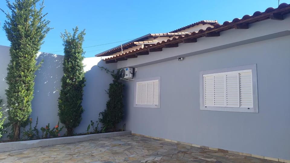 Casa aconchegante com varanda e área espaço gourmet House in Uberlândia